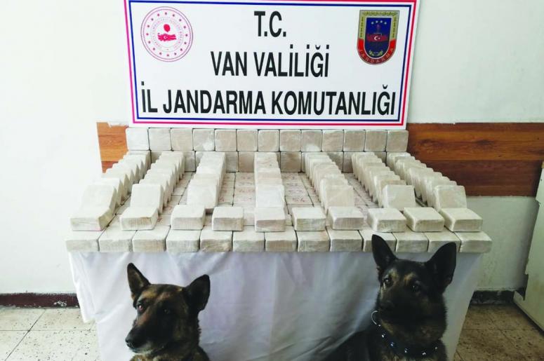 Jandarma, Özalp'ta 101 kilo eroin ele geçirdi