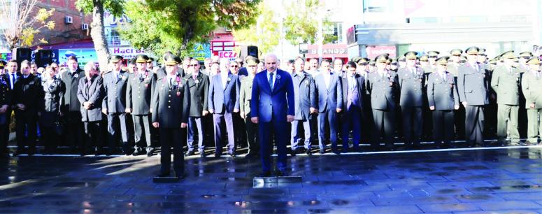 Van'da 10 Kasım Atatürk'ü anma töreni düzenlendi 