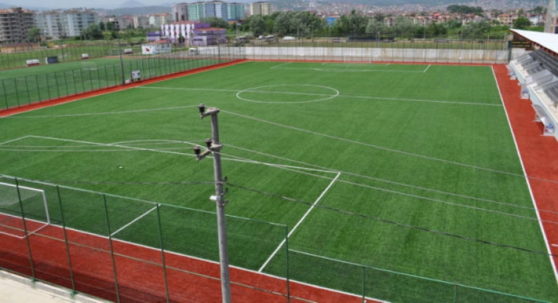 Tuşba'da sentetik çim yüzeyli futbol sahası yaptırılacak