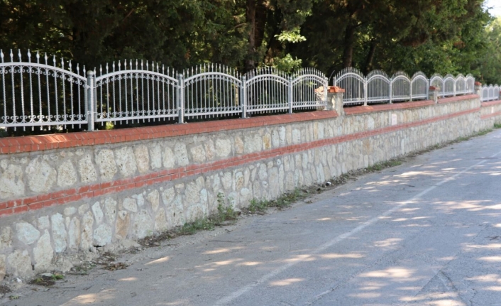 Özalp Belediyesi mezarlık çevre duvarı yaptıracak