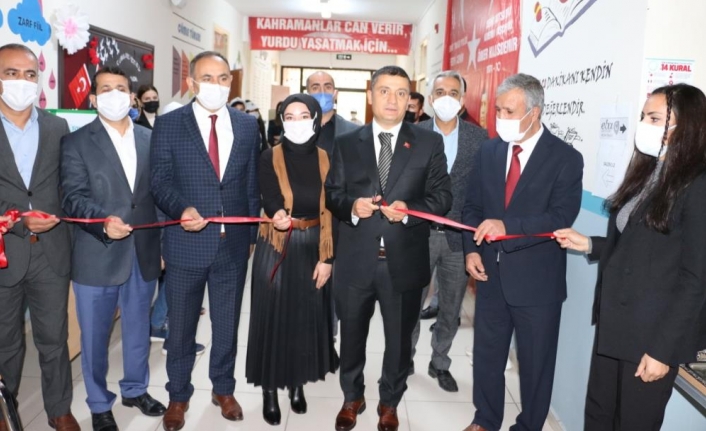 Erciş'te 'TÜBİTAK 4006 Bilim Fuarı' açıldı