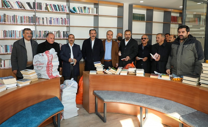 Gürpınar Belediyesi ilçe halk kütüphanesini yeniledi
