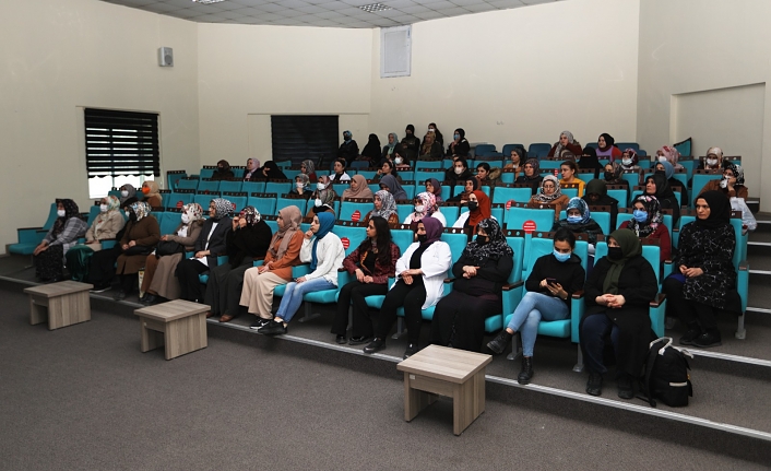 Van Büyükşehir Belediyesi kadın seminerlerini sürdürüyor
