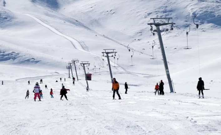 Abalı'da kayak sezonu devam ediyor
