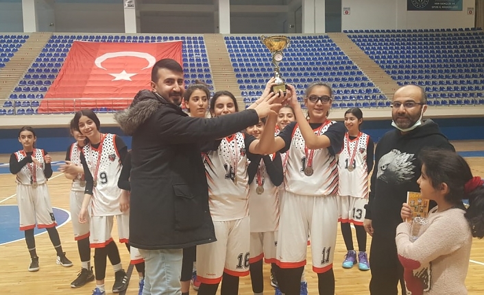 Büyükşehir Basketbol Takımı bölge şampiyonasında