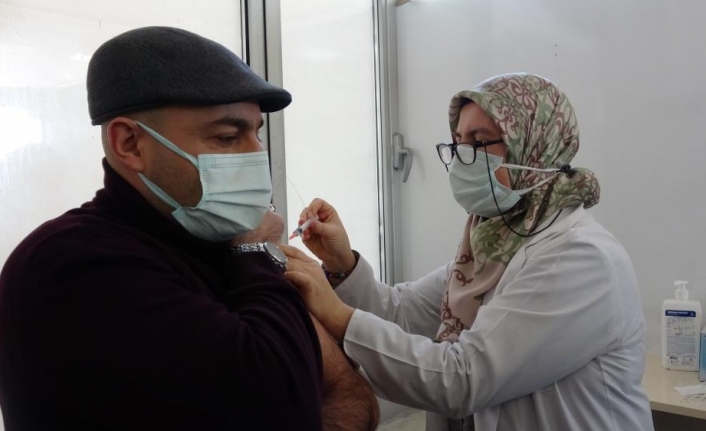 Van'da 'Turkovac' aşısı uygulanmaya başladı