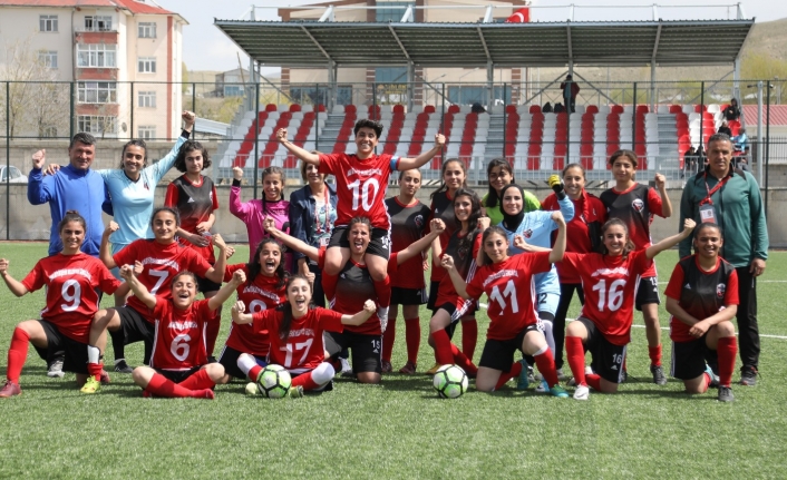 Büyükşehir Kadın Futbol takımı, yine farklı galip