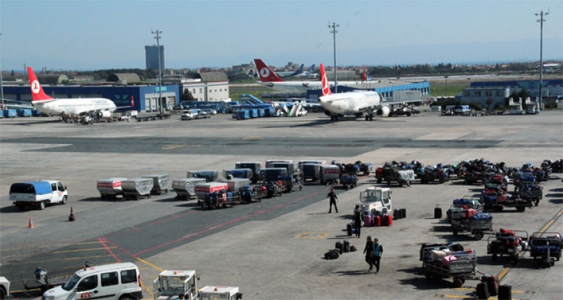 Atatürk Havalimanı'nın doğu-batı pistleri acil kullanım için açık tutulmaya devam edilecek