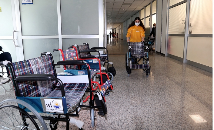 Engelli vatandaşlar tekerlekli sandalye ile sevindirildi
