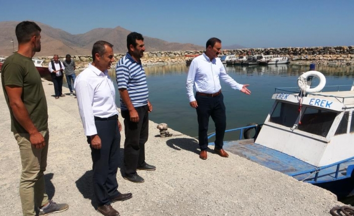 Başkan Süer’den tekneleri karaya oturan balıkçılara ziyaret