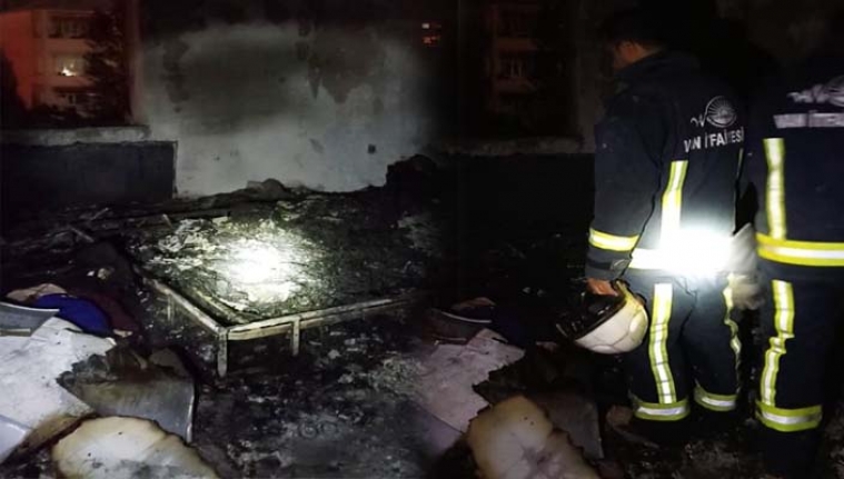 Tuşba’da ev yangını maddi hasara yol açtı