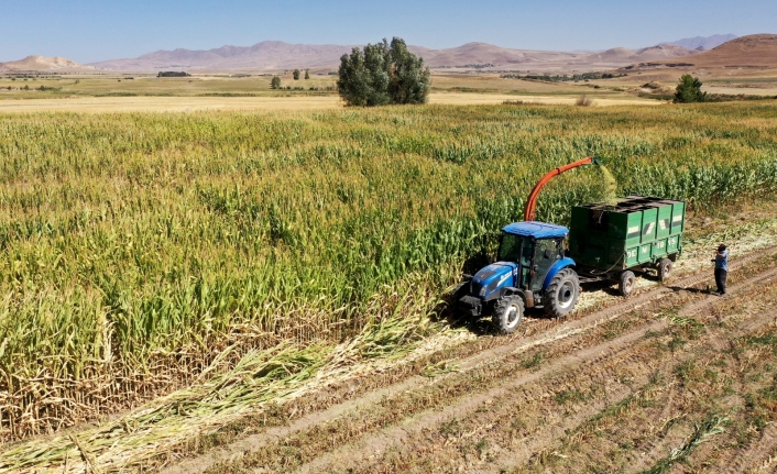 Çiftçilere temin edilen tarım makinaları verimliliği artırdı