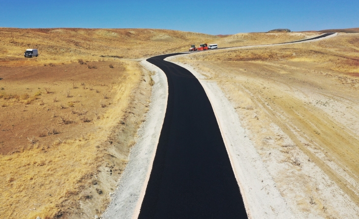 Özalp’ta 14 kilometrelik yol asfaltlanıyor