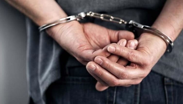 Bir kadını taciz ettiği iddiasıyla gözaltına alınan zanlı tutuklandı