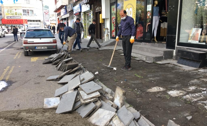 Erciş Belediyesi, yol ve kaldırım onarımı yapacak
