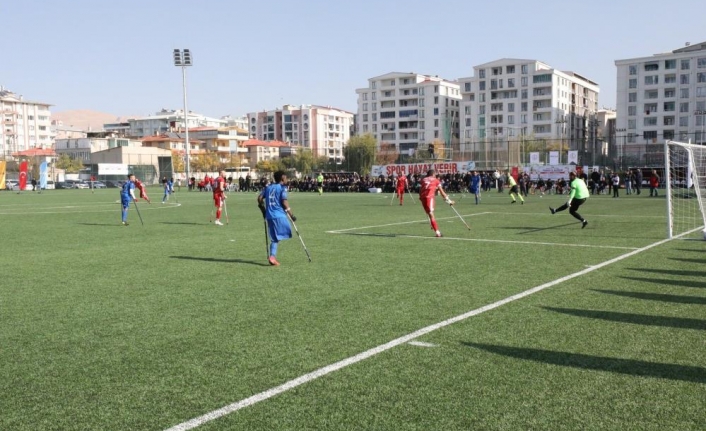Ampute Futbol Türkiye Şampiyonası Van'da başladı