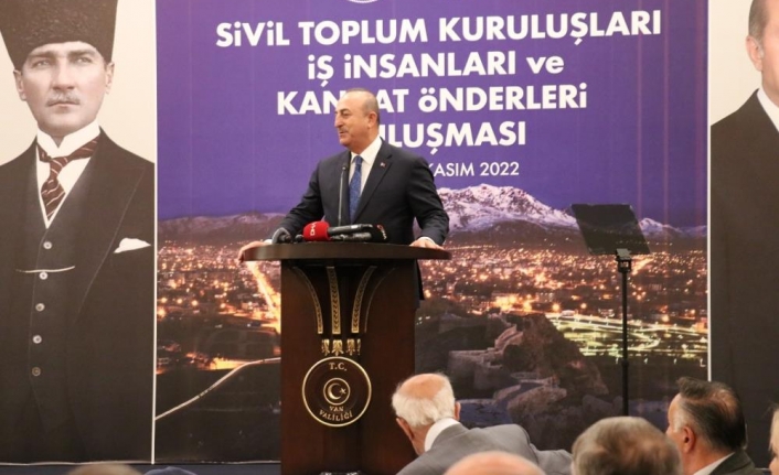 Bakan Çavuşoğlu, Van’da STK temsilcileriyle bir araya geldi