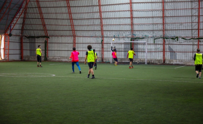 Gürpınar'da kurumlar arası futbol turnuvası başladı
