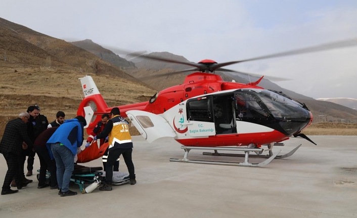 Kalbi duran öğrenci ambulans helikopterle Van’a sevk edildi