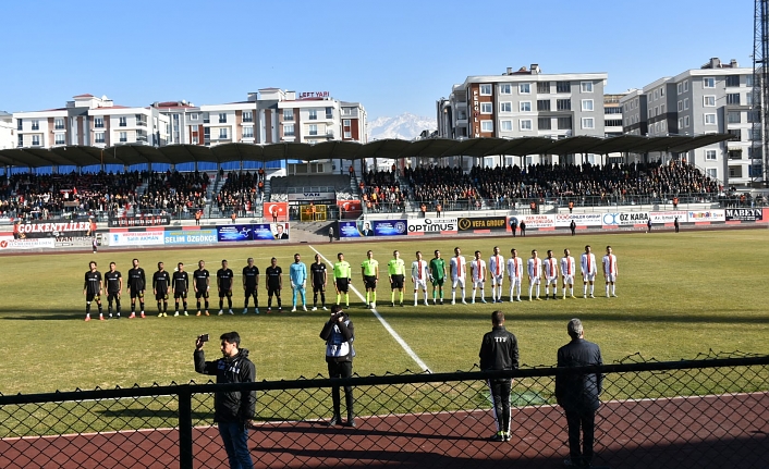 Vanspor, Uşakspor'u 3-1'le geçti