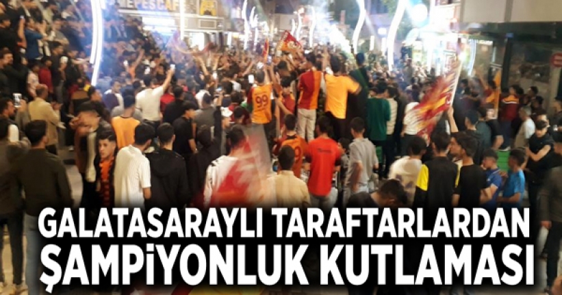 Galatasaraylı taraftarlardan şampiyonluk kutlaması