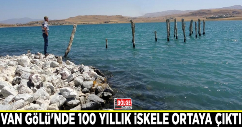 Van Gölü'nde 100 yıllık iskele ortaya çıktı