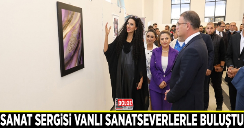 Nur Aydın’ın sanat sergisi Vanlı sanatseverlerle buluştu