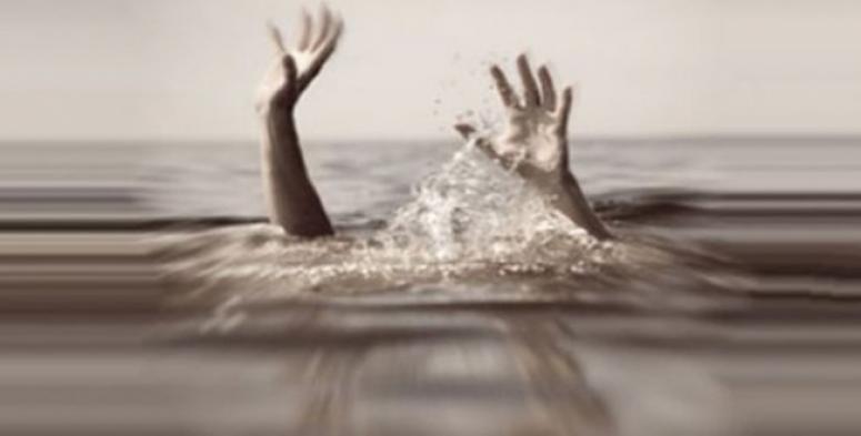 Botu devrilince Van Gölü'ne düşen bir kişi boğuldu 
