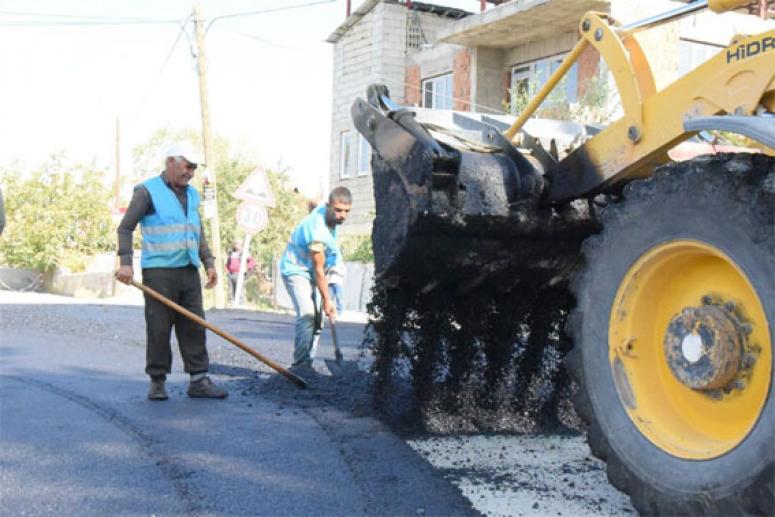 İpekyolu'nda asfalt çalışmaları sürüyor