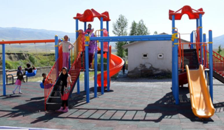 İpekyolu'ndaki okul parkları hizmette…