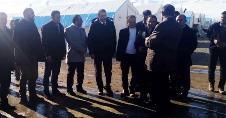 SP İl Başkanı İlhan ve beraberindekilerden deprem bölgesine ziyaret…