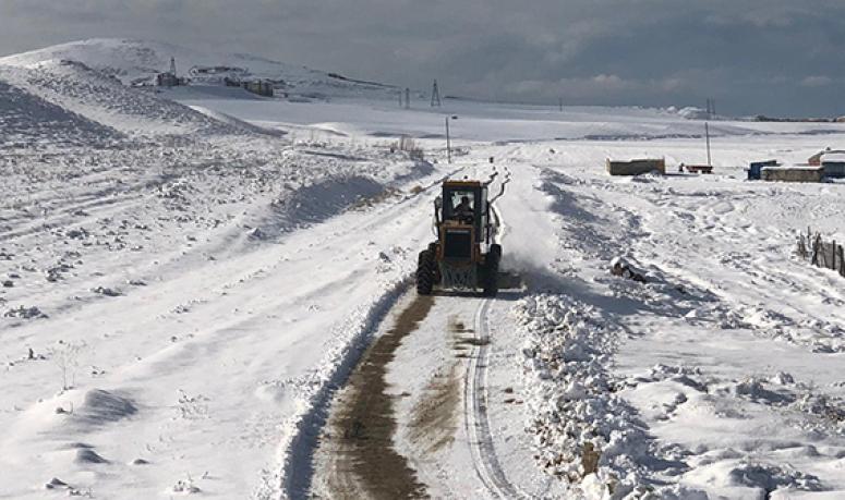 Tuşba'da hafta sonu karla mücadele çalışmaları…