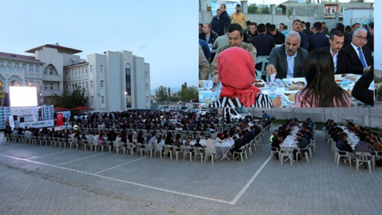 Vali Zorluoğlu Süphan'da vatandaşlarla iftar açtı
