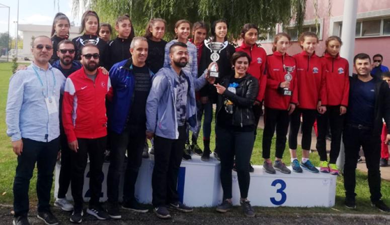 Büyükşehir'in atletleri finallere kaldı