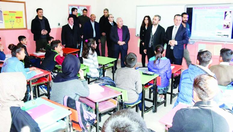 Başkan Say ve Kaymakam Türkman öğrencilerle buluştu