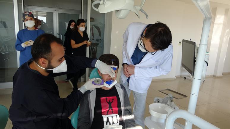 Van YYÜ Diş Hekimliği Fakültesi rutin hasta kabulüne başladı 
