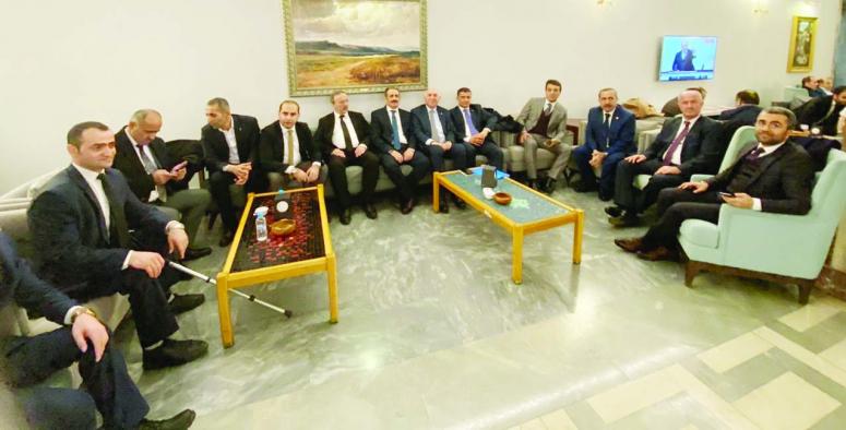 AK Parti Van milletvekilleri TBMM'de ilçe belediye başkanları ile bir araya geldi 
