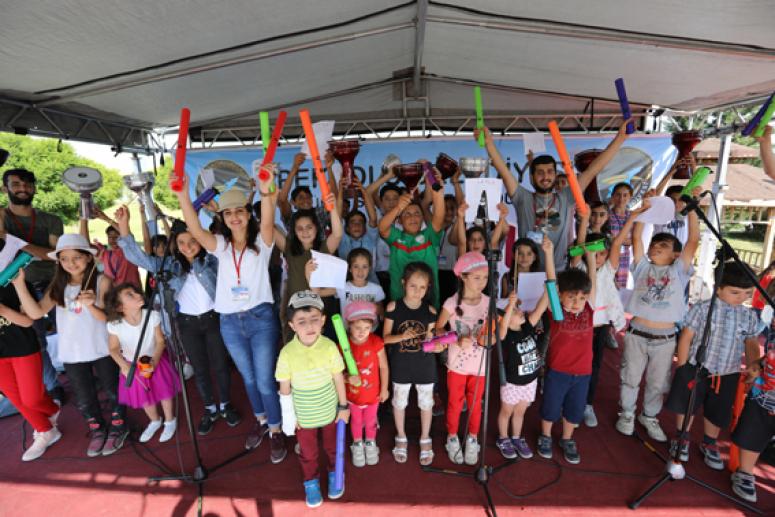 Çocuklar İskele Yaşar Kemal Parkı'nda eğlendi