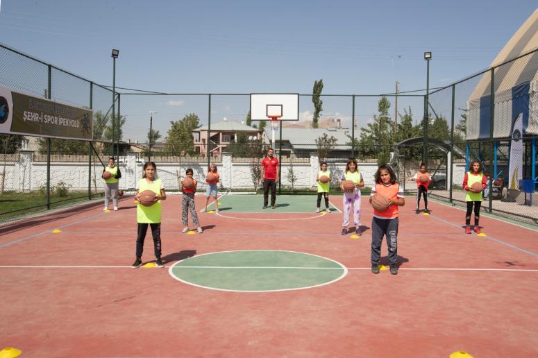 İpekyolu'ndaki 10-14 yaşındaki çocuklar için spor akedemisi...
