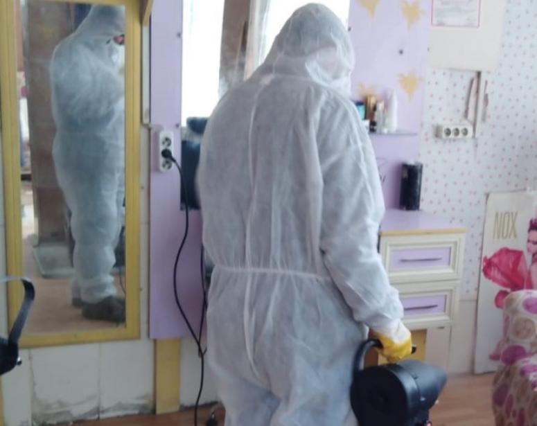 Tuşba'da berber ve kuaför salonları dezenfekte edildi