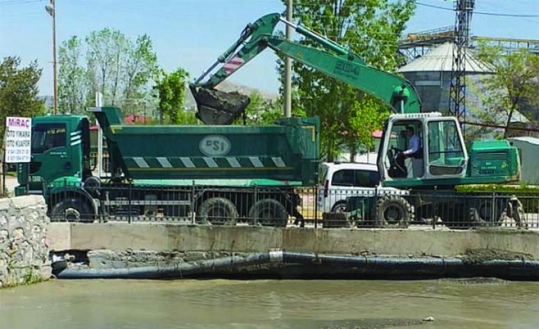DSİ, balık göçü döneminde neden kanal temizledi!