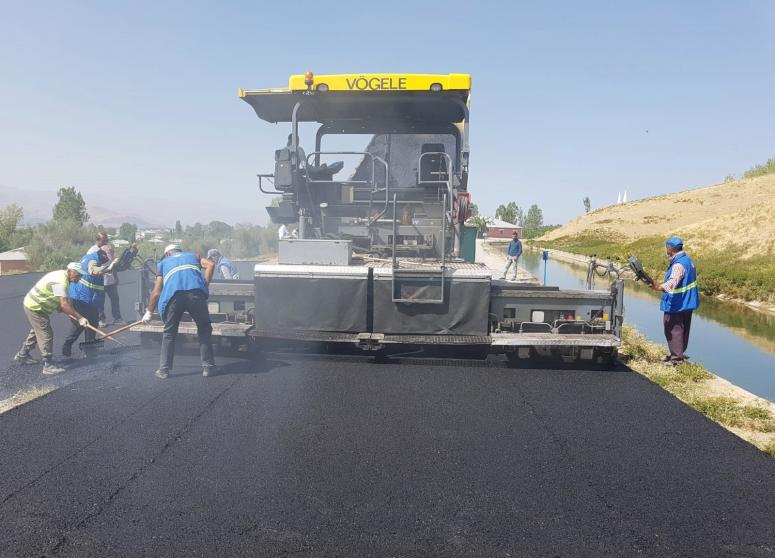Büyükşehir, Edremit'te asfalt çalışmalarını tamamlıyor