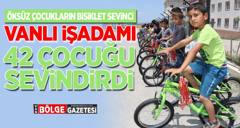 Başkan Say, çocuklara bisiklet dağıttı