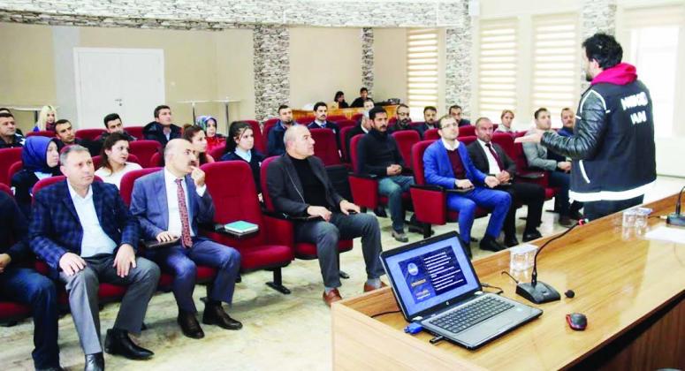 Edremit Belediyesi personeline madde bağımlılığı semineri