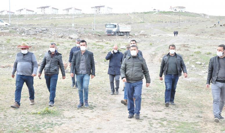 Erciş Belediyesi, fideleri toprakla buluşturdu