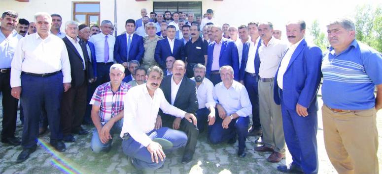Kaymakam Mehmetbeyoğlu 24 mahalle muhtarıyla bir araya geldi 