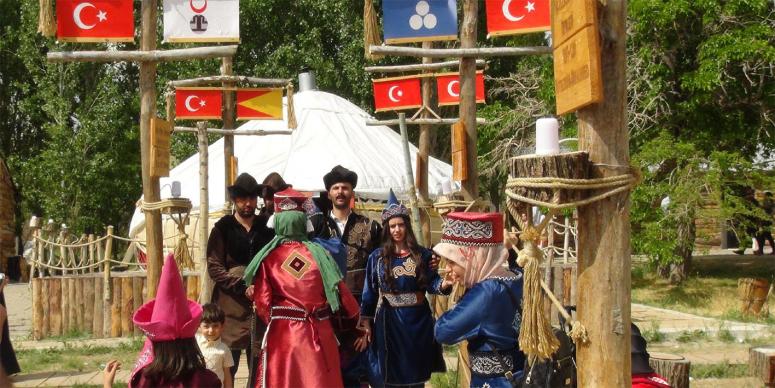 Erciş'teki Kırgızlar kültürlerini yaşatıyor 