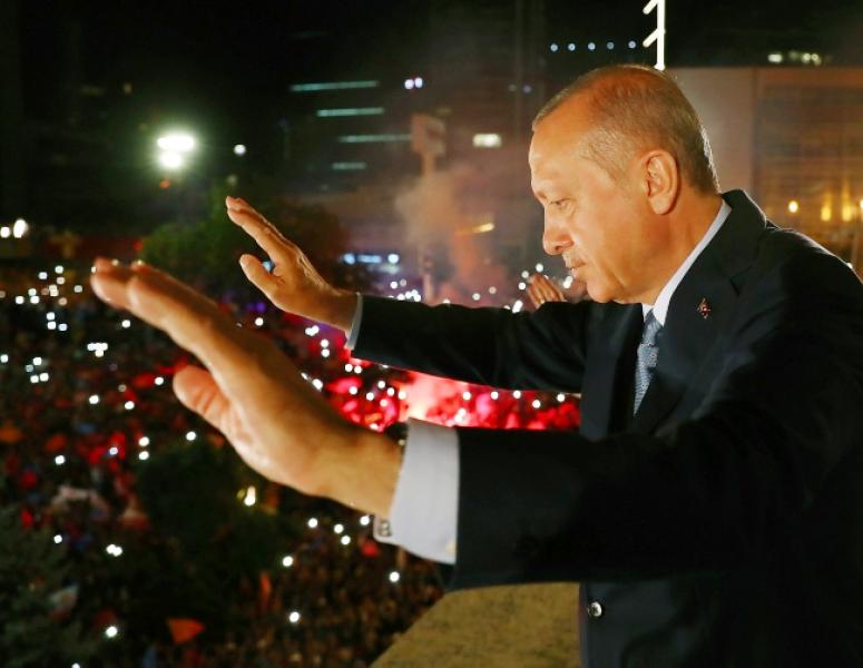 Erdoğan'dan balkon konuşması...