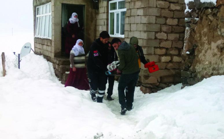 Kardan dolayı mahsur kalanların imdadına Büyükşehir yetişti