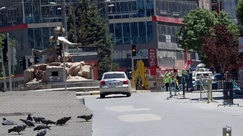 Van'da sokaklar güvercinlere kaldı